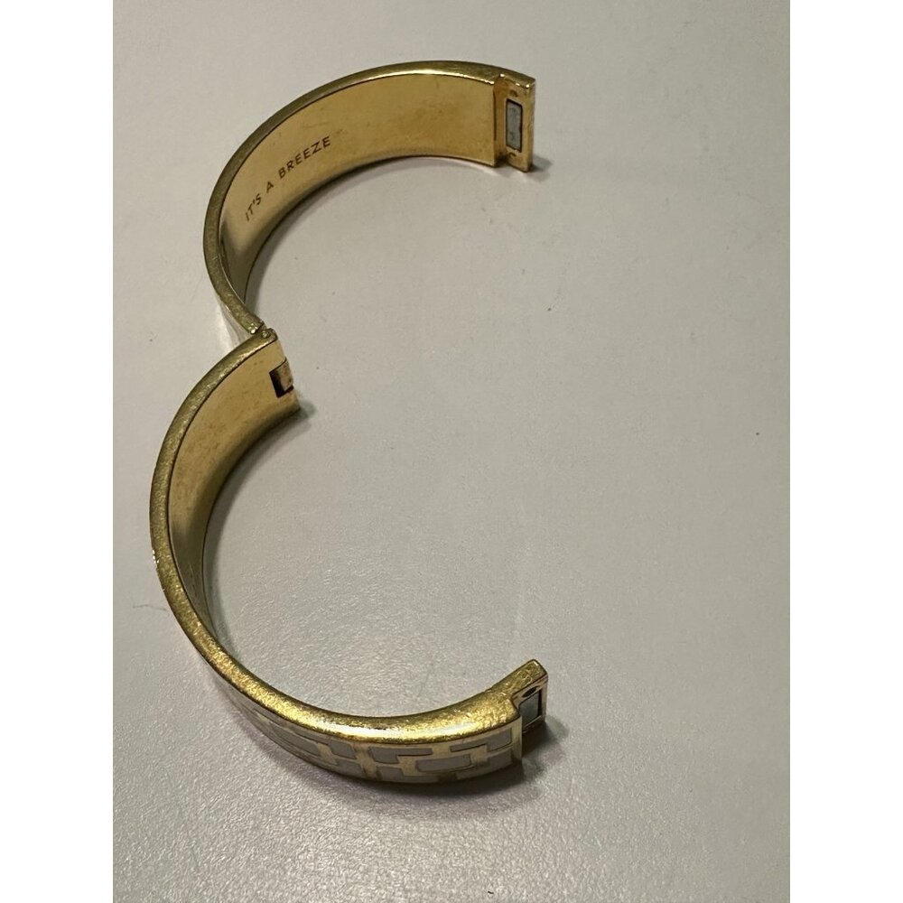 KATE SPADE OF NEW YORK SIGNED RARE "IT'S A BREEZE" BANGLE IDIOM BRACELET - Picture 4 of 7